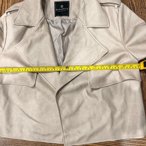 Bagatelle Collection NWT Cropped Faux-Ever Leather Jacket Beige, L - Picture 15 of 16